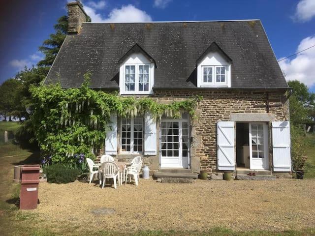 La Chaumiere Vakantiehuis Sourdeval
